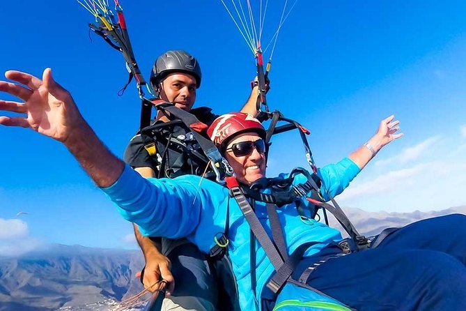 Paragliding 1000 Meters - Safety Briefing and Gear: What You Should Expect