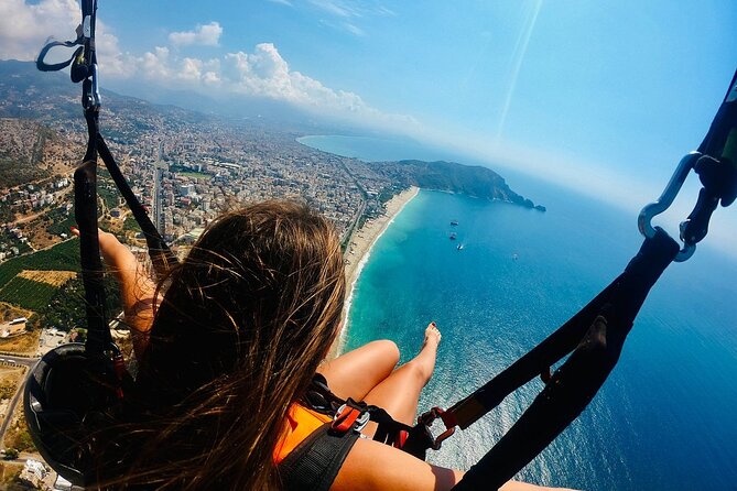 Paragliding Experience at the Peerless Cleopatra Beach - Gear and briefing: how safety works when you don’t speak pilot-perfect English