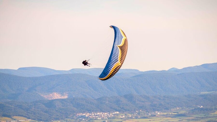 Paragliding: Experience the magic of flying near Barcelona. Report included - Up in the Air: What You’ll See Over Igualada and Montserrat