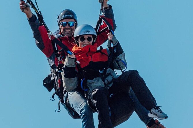 Paragliding Flight in Nazaré - First Time Paragliding Feel: What Nazaré Sets Up for You