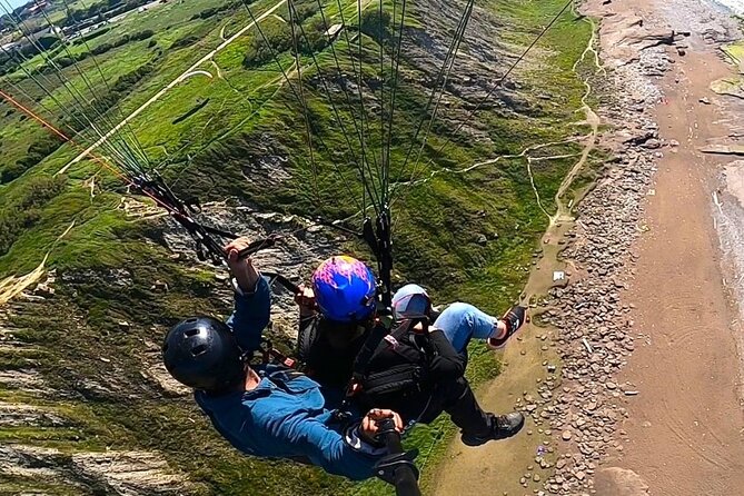 Paragliding flight in Sopelana - Price and value: $78.10 for gear, insurance, and guided tandem time