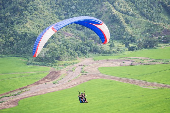Paragliding Flight Las Terrazas 900 ft minimum guaranteed. - Getting back to earth: landing and the quick ride home