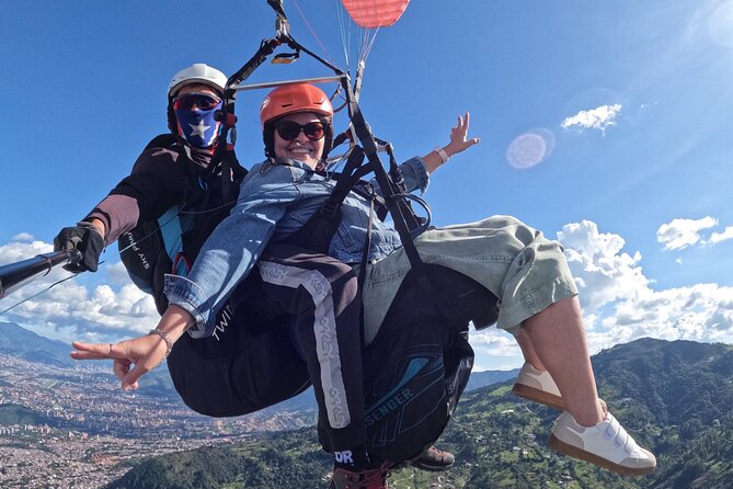 Paragliding in Medellin. - From Check-In to Takeoff: How Certified Teams Run the Safety Flow