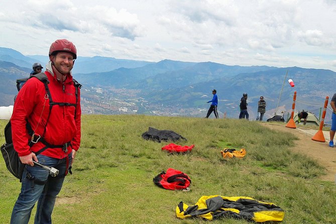 Paragliding in Medellin Includes GoPro and Pick up & Drop off - Price and logistics: what $153 really buys you
