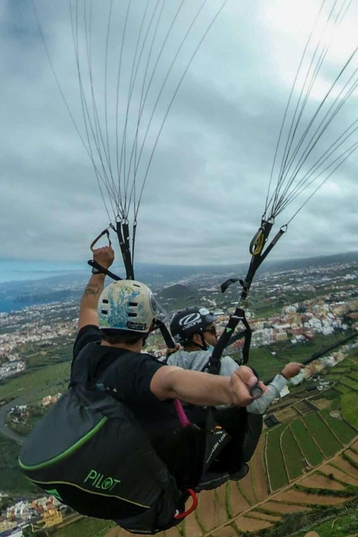 Paragliding in Puerto de la Cruz - What happens before takeoff: equipment, safety talk, and your role