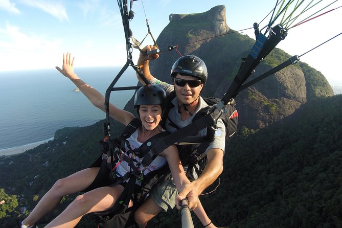 Paragliding in Rio de Janeiro - Flying past Pedra Bonita and Pedra da Gávea