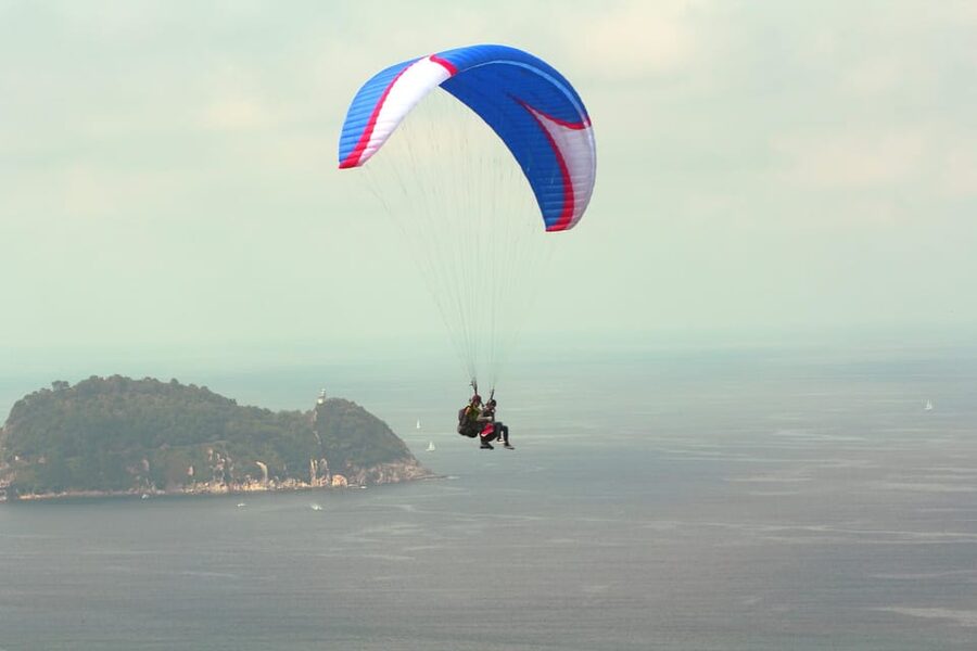 Paragliding in San Sebastian - San Sebastián in the Sky: What makes this flight special