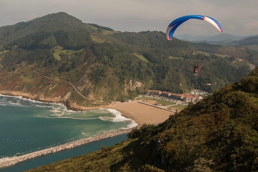 Paragliding in San Sebastian - Getting to Orio’s meeting point (and why it matters)