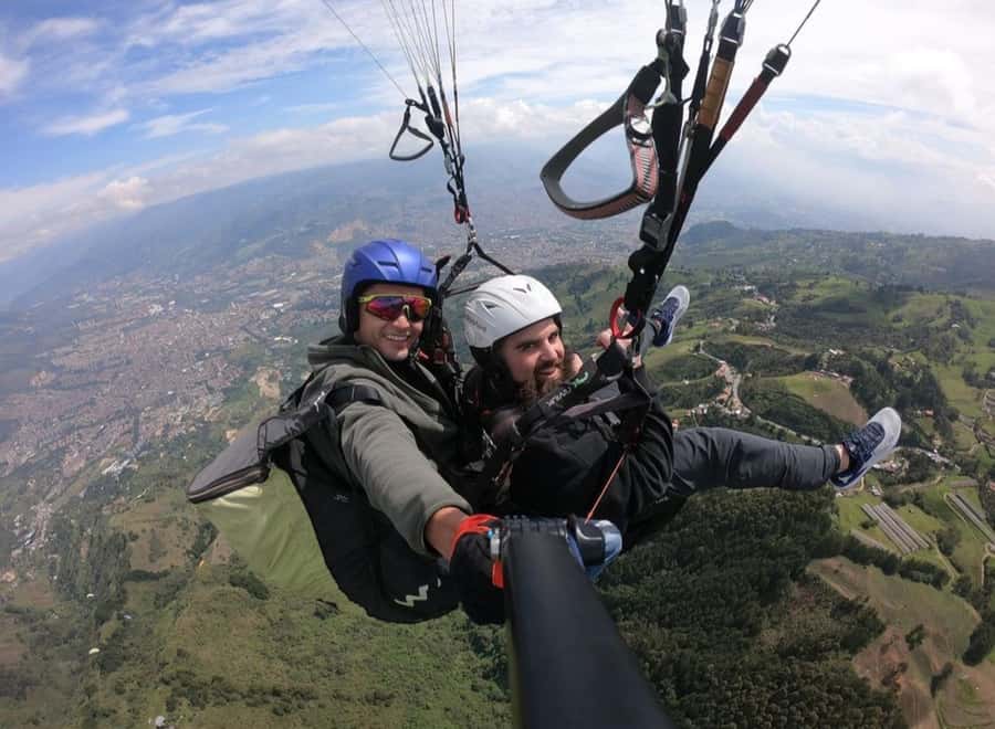 Paragliding Medellin with Transportation and free Videos - Quick Take: Why This Medellín Paragliding Trip Works