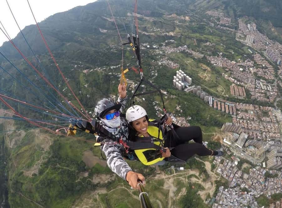 Paragliding Medellin with Transportation and free Videos - Getting There Smooth: The 10:00 AM Plan That Saves Your Time