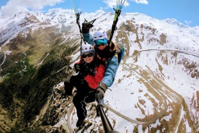 Paragliding mountain flight - Matterhorn views and the 4000-meter peak ring around Zermatt