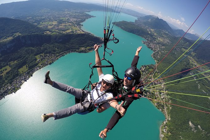Paragliding Performance flight over the magnificent Lake Annecy - Getting From Doussard to the Takeoff Site (and Back) Without Stress