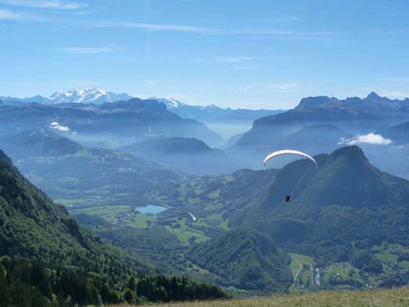 Paragliding Tandem Flight from Madrid - Cebreros vs Somosierra: The Wind Picks Your Launch Spot