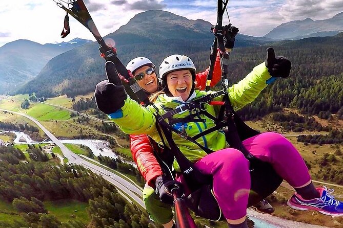 Paragliding Tandem Flights in Engadin - First stop: Silvaplana Surlej meeting point