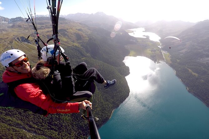 Paragliding Tandem Flights in Engadin - Flying over the Engadin Valley: peaks, turquoise lakes, and real scale