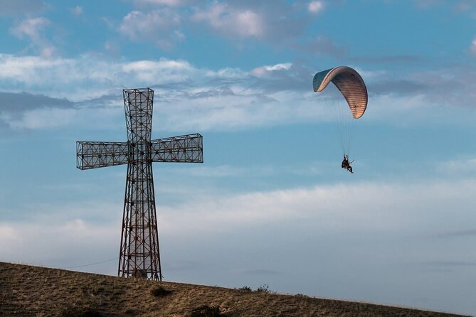 Paragliding tandem flights in Georgia - Tandem Paragliding in Gudauri: What the ~40 Minutes Feels Like