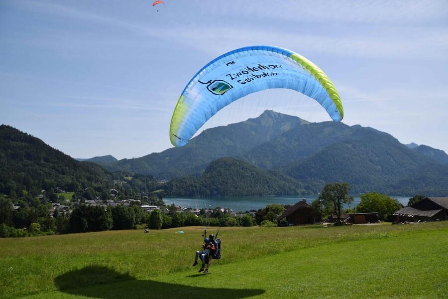 Paragliding Tandem in Salzkammergut / Sound of Music Flight - Should You Book This Sound of Music Tandem Paragliding Flight?