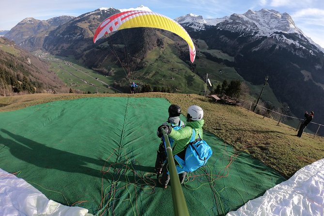 Paragliding Tandemflight Lucerne - Engelberg - In-flight views: Lake Lucerne, Mt. Titlis, Mt. Rigi, and the Alps from a new angle
