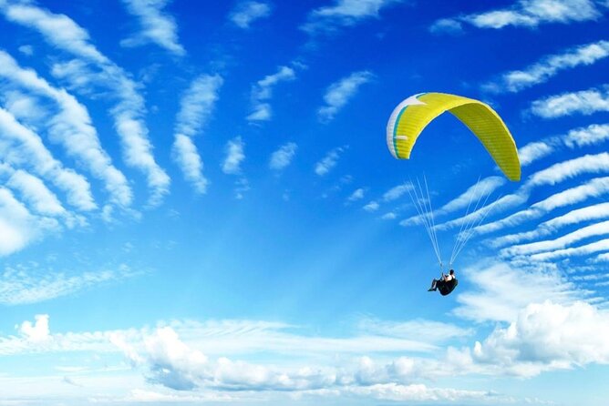 Paragliding Tour Baku - The flight session: what you can expect on Beshbarmagh Mountain