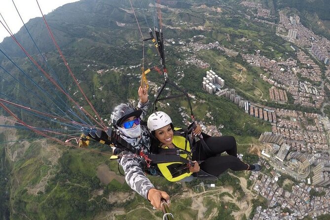 Paragliding Tour from Medellin with Transportation and Videos HD - San Félix: The Viewpoint Track and Why the Timing Matters