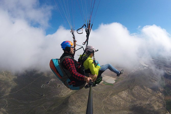 Premium Paragliding in Tenerife : Photos, videos and pickup included - Safety, pilots, and the calm moment before takeoff