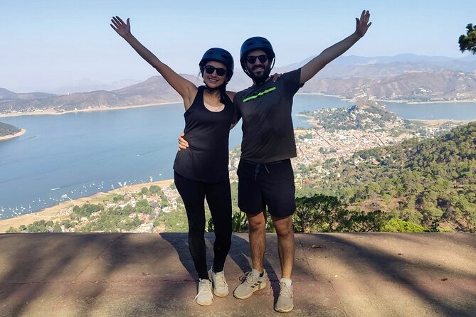 Private Paragliding Flight in Valle de Bravo with Instructor - Safety Gear and Instructor Fit (Helmet, Harness, and Clear Coaching)
