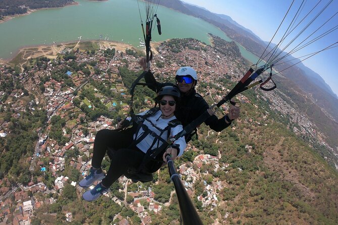 Private Paragliding Flight in Valle de Bravo with Instructor - Landing on the Lake and the Photos/Video Reality Check