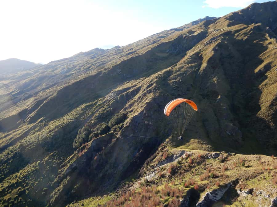 Queenstown: Tandem Paragliding Experience - Weather and what to wear: your comfort depends on the microclimate