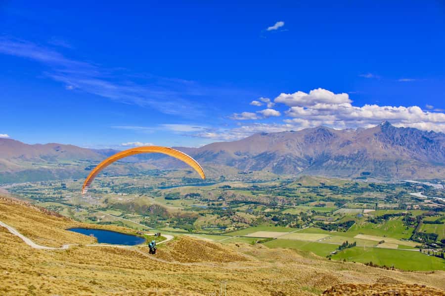 Queenstown: Tandem Paragliding Experience - Safety briefing and pilot confidence: the real comfort factor