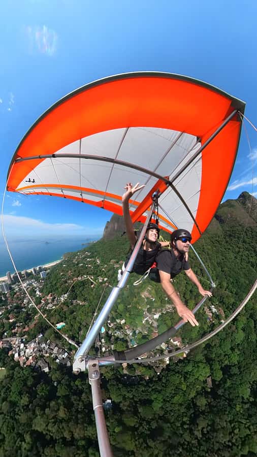 Rio de Janeiro: Hang Gliding or Paragliding Flights - Landing and the Calm After: What Happens Right After Touchdown