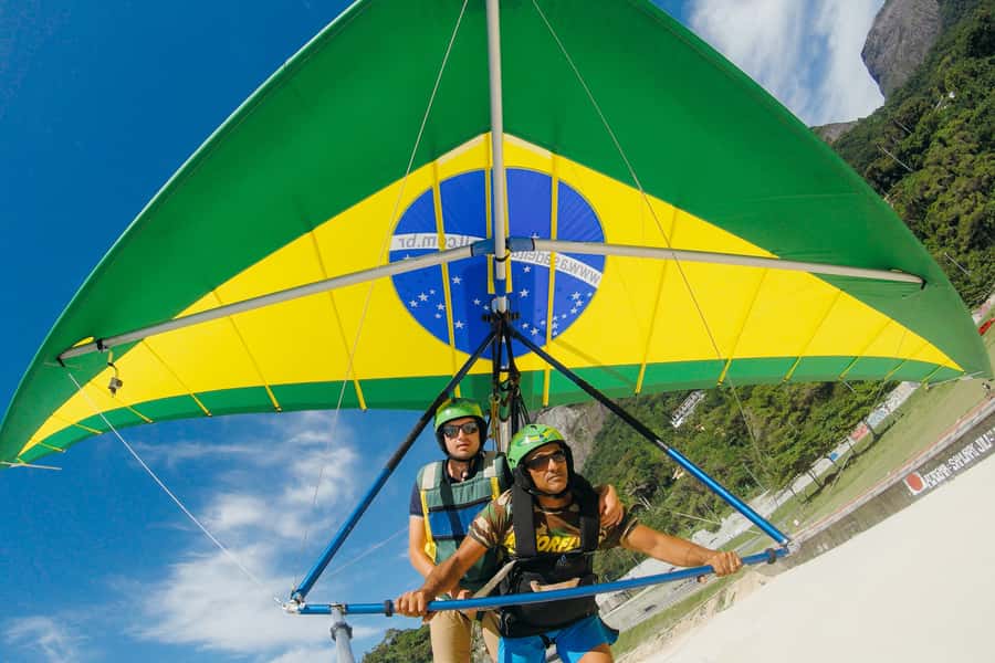 Rio de Janeiro: Hang Gliding Tandem Flight - From São Conrado to Tijuca: how the day starts