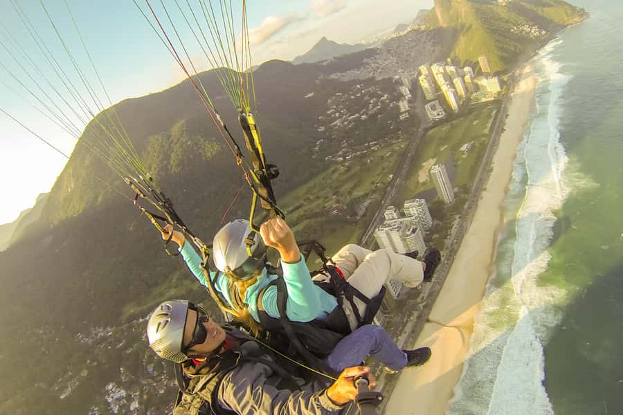 Rio de Janeiro: Paragliding Tandem Flight - The briefing and gear: how the operation keeps you calm before takeoff
