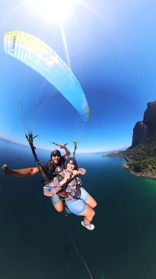 Rio de janeiro : Paragliding Tandem Flights over Rio - Should You Book Paragliding Over Rio from Pedra Bonita?