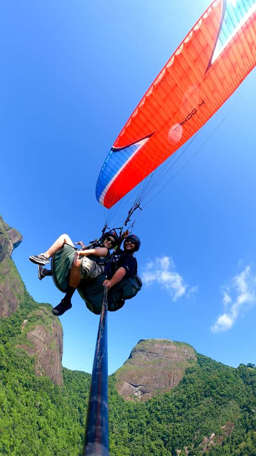Rio de janeiro : Paragliding Tandem Flights over Rio - Meeting at Praia do Pepero in São Conrado (and Finding Ighor Ferreira)