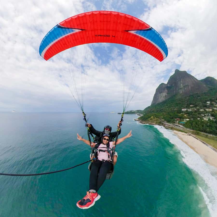 Rio de Janeiro : Paragliding Tandem Flights over Rio - Getting to the flight club: Pepino Beach and the real starting area