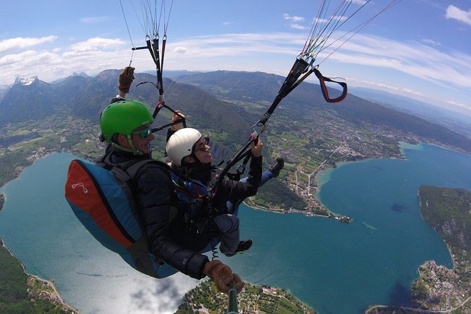 Sensation paragliding flight over the magnificent Lake Annecy - What you’ll do during the flight (stop-by-stop style)