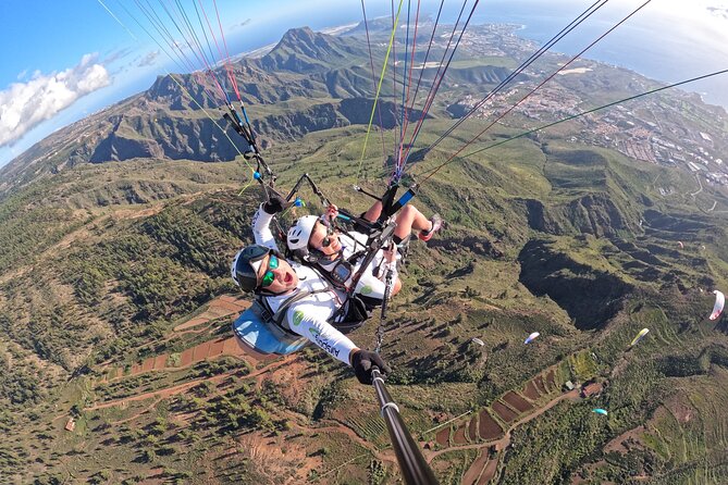 SILVER 1000m paragliding tandem flight above South Tenerife - Launch and the first seconds: what it actually feels like
