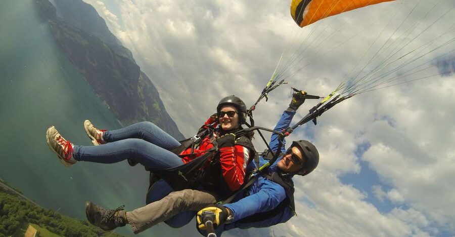 Stans: Tandem Paragliding Experience - Getting There: Station Meet and the Cable Car to Launch