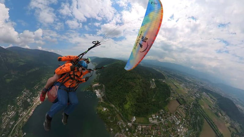 Tandem flight: Paragliding panorama tandem flight - Why Gerlitzen and Carinthia fit tandem paragliding so well