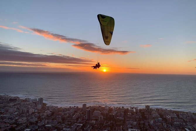 Tandem Paraglide Flight with Instructor - Lions Head option: southwest wind rule and Camps Bay landings