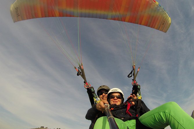 Tandem Paragliding Cape Town Experience TABLE MOUNTAIN PARAGLIDE - Signal Hill Starts the Whole Experience (And It Matters)
