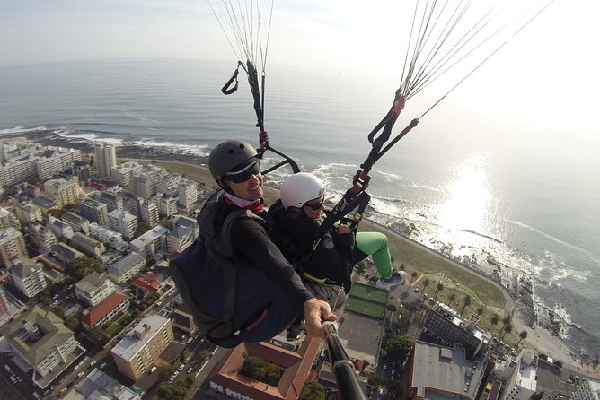 Tandem Paragliding Cape Town Experience TABLE MOUNTAIN PARAGLIDE - How Wind Decides Your Launch Spot: Lion’s Head vs Signal Hill