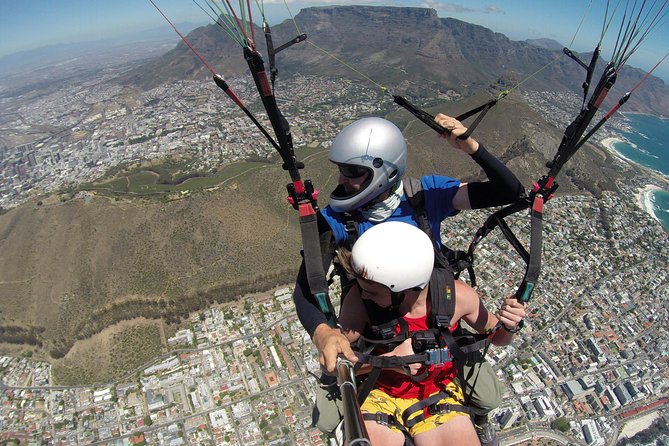 Tandem Paragliding Cape Town Experience TABLE MOUNTAIN PARAGLIDE - Photos and HD Video: Worth It, With One Caveat