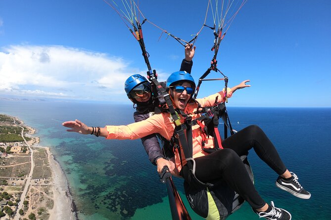 Tandem Paragliding Flight in Alicante and Santa Pola - Your Instructors: Certified, Human, and Focused on Comfort