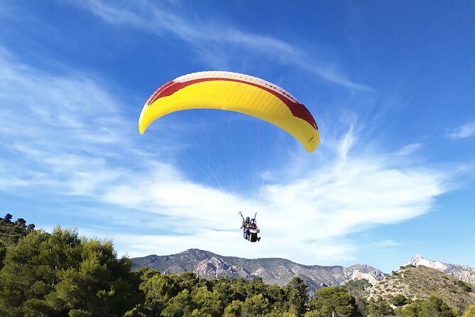 Tandem Paragliding Flight in Alicante and Santa Pola - Who This Tandem Flight Is Best For (and Who Might Hesitate)