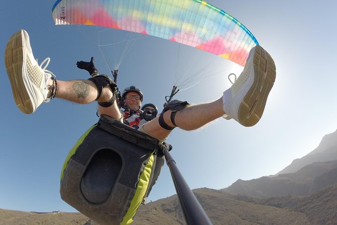 Tandem Paragliding Flight in South Tenerife - What the instructor-pilot does in the air (and what you do)
