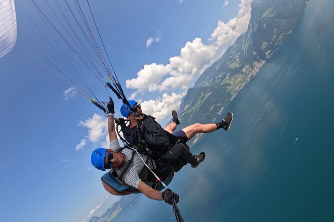 Tandem Paragliding Flight in the Lucerne Region - Meeting at Frankenstrasse: how the Lucerne pickup really works
