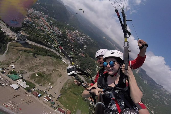 Tandem paragliding in Budva /All-inclusive - GoPro videos and the upgrade choice: getting your memories right