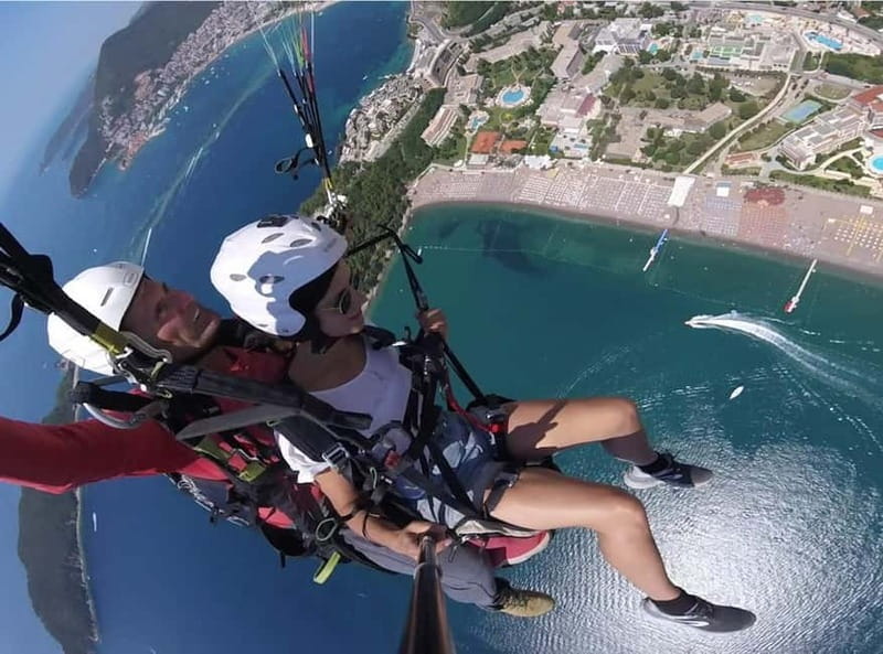 Tandem Paragliding in Budva with Expert Pilots/All-inclusive - Takeoff near Brajiči, glide over the Riviera