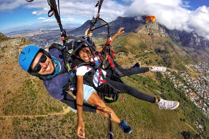 Tandem Paragliding in Cape Town - Getting back down smoothly and what happens after landing